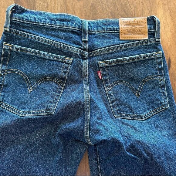 Levi's Wedgie Straight Jeans - Picture 4 of 7